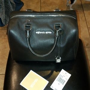 Michael kors crossbody